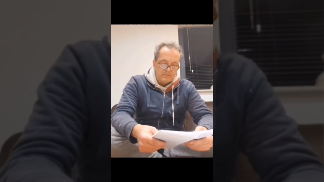 Né d'un détour imprévu. 