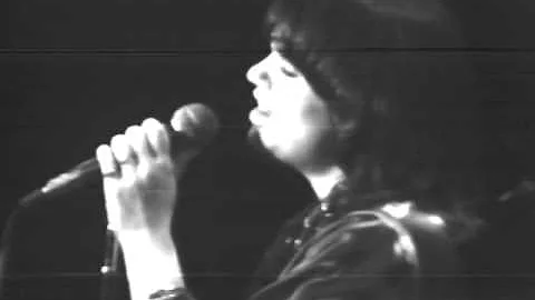 Linda Ronstadt - Desperado - 12/6/1975 - Capitol Theatre (Official)