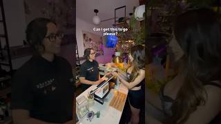 Download Lagu Kan ik dit meenemen? 😂 op Phorage WeHo #vietnamesefood #eggroll #funnyvideo MP3