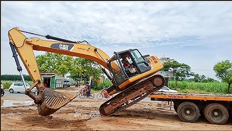 Amazing Video ! CAT Excavator Unloading in Low Bed Truck By Experience Operator | JCB & Lorry Videos