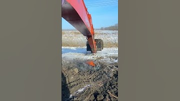 Quickly remove debris from the bucket- Good tools and machinery make work easy