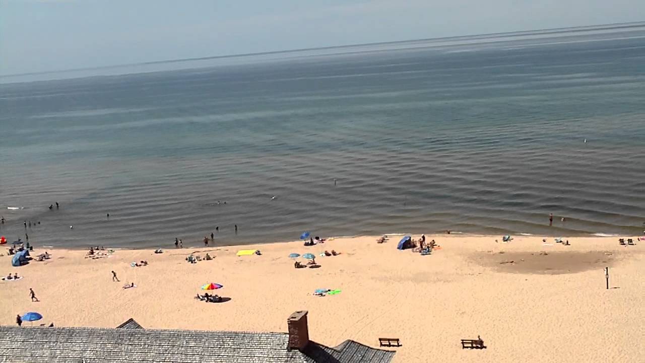Ludington sets new world record for most sand angels 