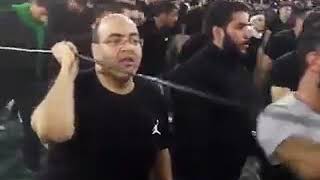 اهالي البحرين يزلزلون كربلاء بموكب عزاء اذهل الحشود المليونية بعدده الذي بلغ آلاف الشباب
