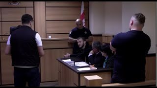 22 წლის თედო აბრამოვის საქმე - კითხვები მოწმე პოლიცილეს, რომელმაც ის დააკავა