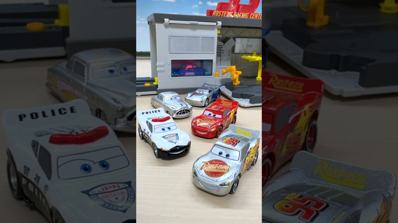 カーズ　ガレージ　クイックチェンジ　プレイセット　M カーズ ガレージ クイックチェンジ プレイセット M