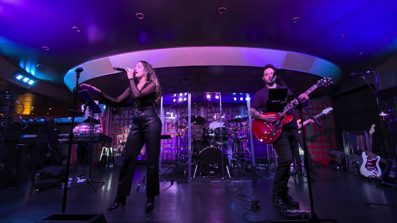 Caroline sings & Pablo jams "Piece of My Heart" on the Koningsdam