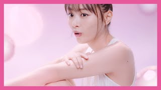 内田理央、ボディーケアで“ぷるん肌”（CM ジョンソンボディケアリフレッシュジェル／内田理央）