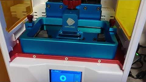 "Suction cup" effect when printing with a resin printer