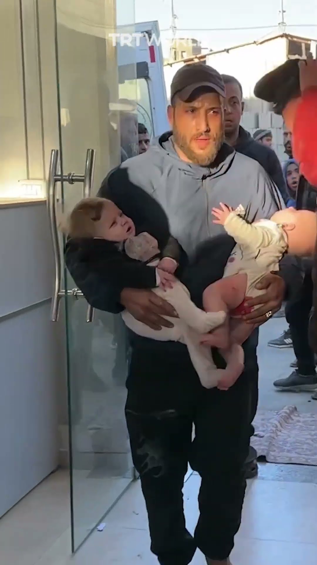 Israel kills 8 Palestinians including children in central Gaza