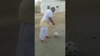 Hacı Dayı Topu Iğne Deliğine Sokuyor