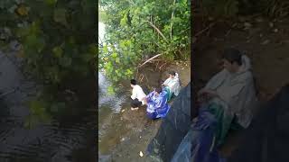 Pawang Buaya Mencari Anak yang Hilang di Mangsa Buaya #Shorts