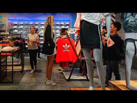 CHI PU "anh ơi ở lại" KHUẤY ĐỘNG đêm khai trương ADIDAS SAIGON CENTRE | Foci