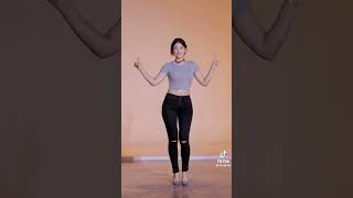 Khi thế giới nhảy nhạc Việt SEE TÌNH - “Ting Ting Tang Tang” dance. Chill out! 틱톡/ 유행하는 띵띵땅땅 뮤직비디오