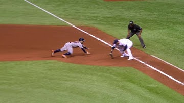 HOU@TB: Cobb alertly picks off Altuve