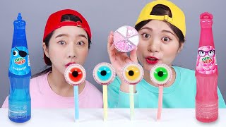 NIK-L-NIP Wax Bottle Eyeball Jelly Mukbang DONA