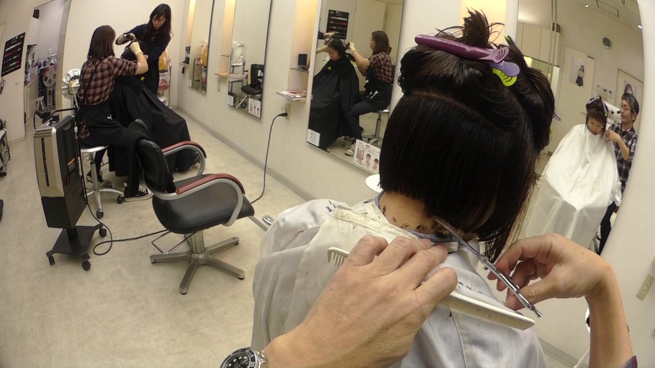 ショートカット バッサリ 髪 ロングヘアを30cmカットしてヘアドネーション 髪の毛寄付 してみた 美容室パーミングハウス 香川県観 音寺市 Youtube