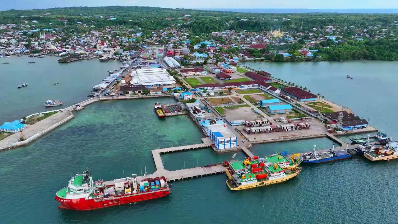 BETA CUMA BISA SENYUM | LAGU AMBON TERBARU | LIRIK