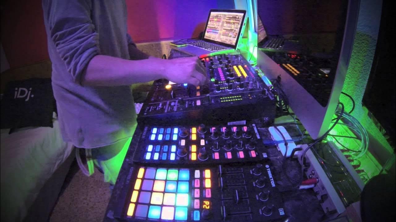 Daft Punk - Get Lucky (Live Mix Tech-House) Daft Punk - Get Lucky (Live Mix Tech-House)