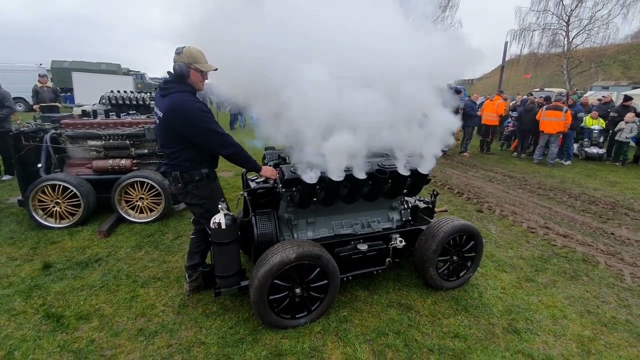 T55 Panzermotor V12 Diesel 560PS 39l Hubraum W55 $8 Ventile - YouTube