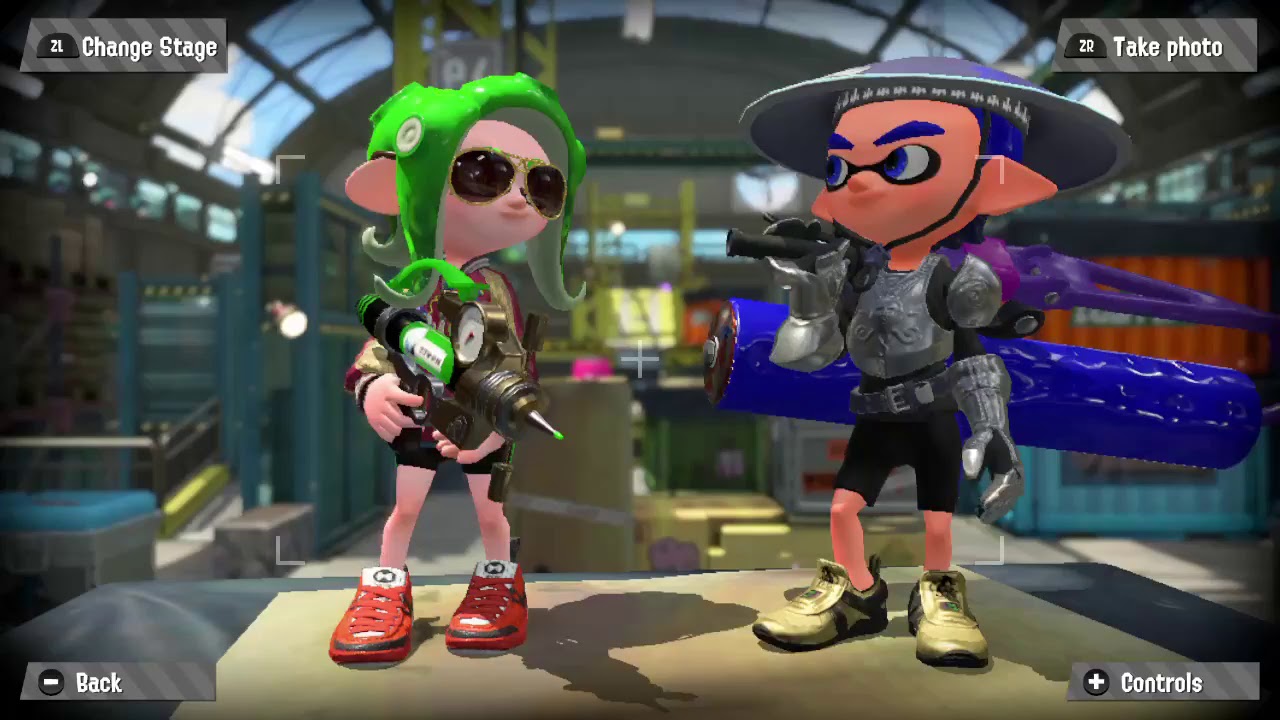 Raz Robert and Flora