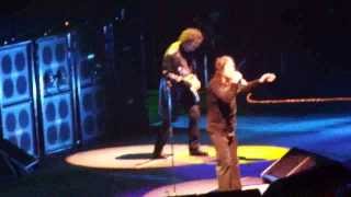 Black Sabbath (live @Paris Bercy, 02/12/2013) - Children of the Grave