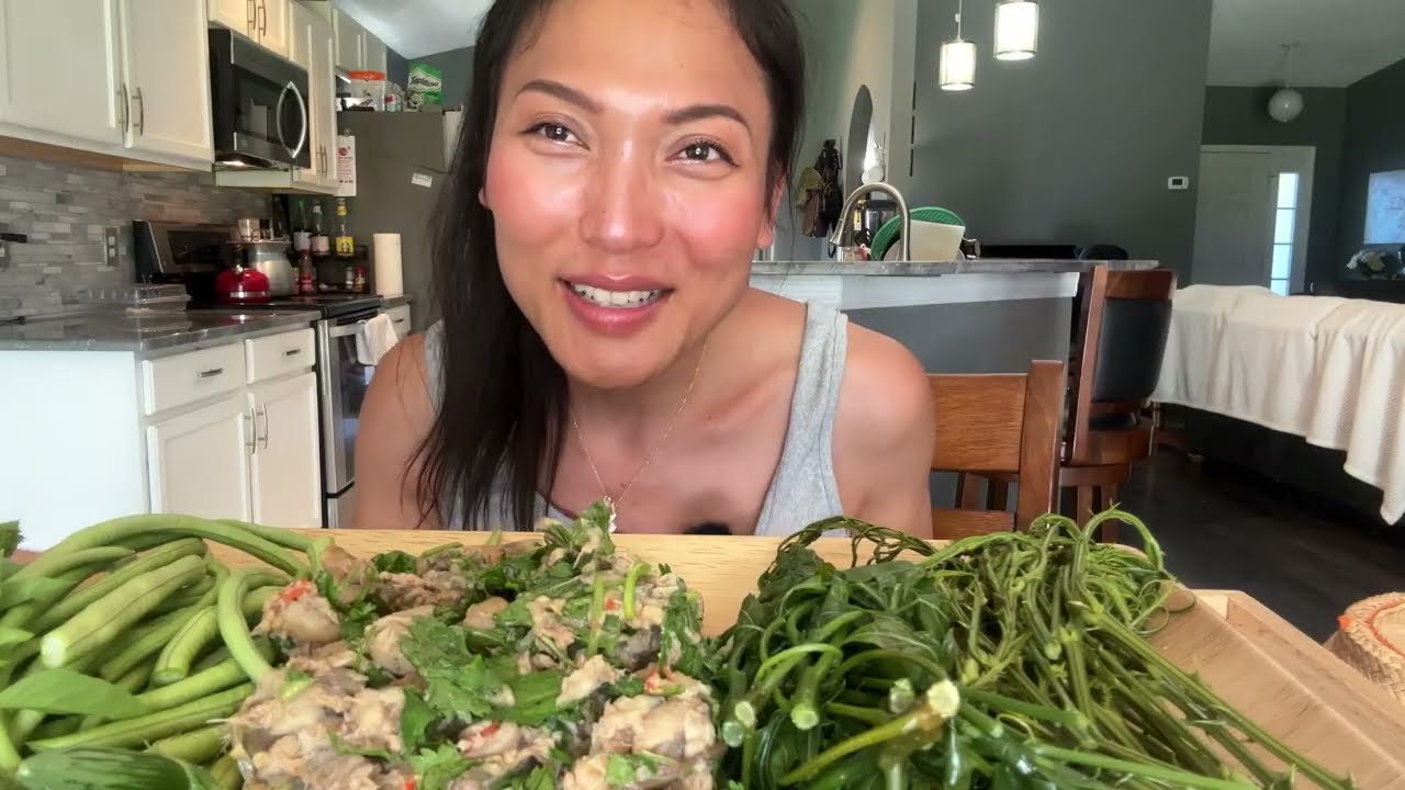 Суп из соломенных грибов со скумбрией и множеством овощей со своего двора. ￼😁