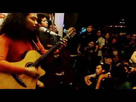 Payung Teduh - Kucari Kamu // Legend Cafe Yogyakarta #KonserMenujuSenja