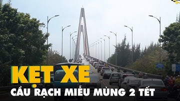 Cầu Rạch Miễu kẹt xe mùng 2 Tết, phà tạm hoạt động hết công suất