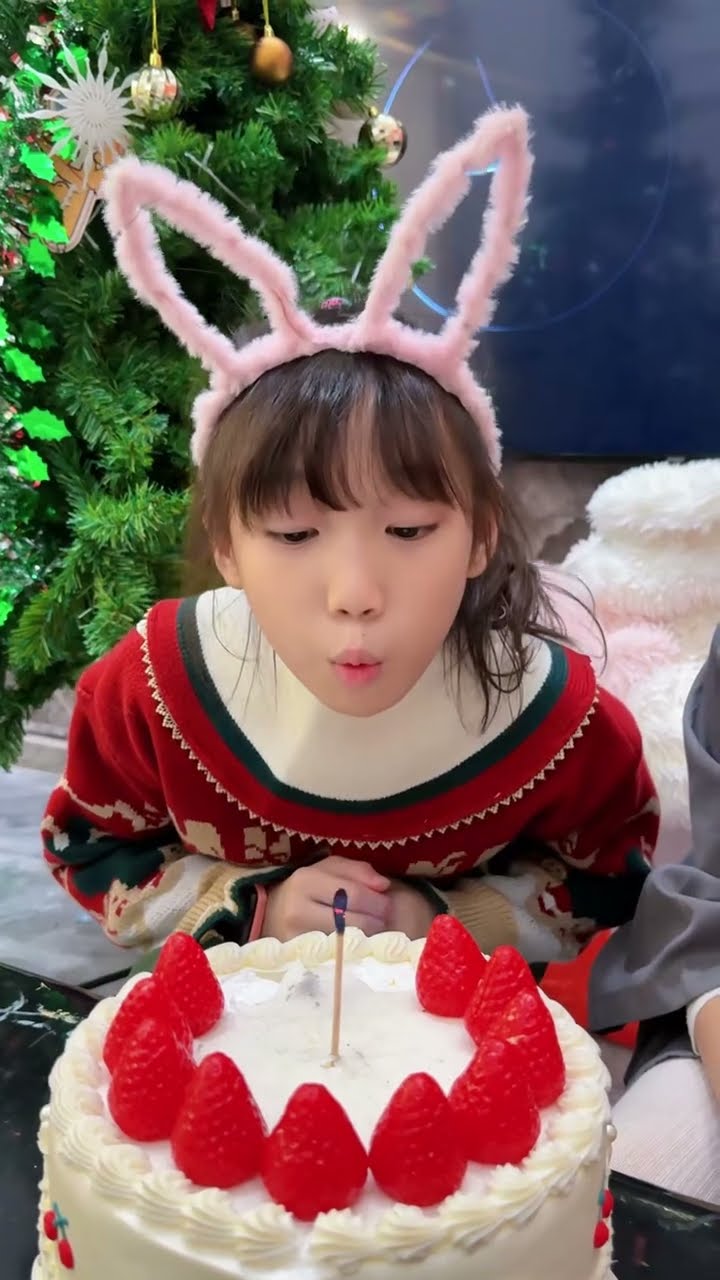 【斗罗大陆】小舞偏心唐舞桐只给她生日惊喜，唐老六伤心离家出走出了车祸！ #斗罗大陆#小舞 #唐舞桐 #唐老六
