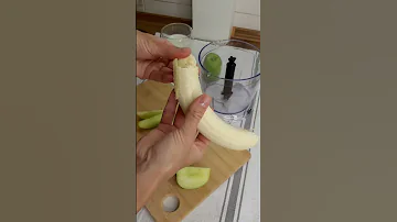 Вкусно и полезно! #Shorts 👌Легкий смузи 1 яблоко и 1 банан