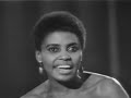 Miriam Makeba - Qongqothwane The Click Song Live, 1963