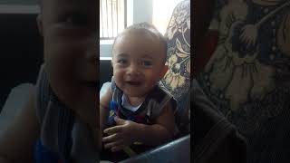 LUCU!! Bayi liat orang bersin, ketawa sampai cegukan