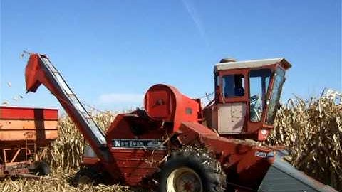 New Idea Uni system  ear corn picker