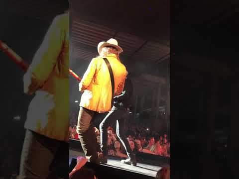 Dierks Bentley, Burning Man feat. Brothers Osborne/Ben Helson