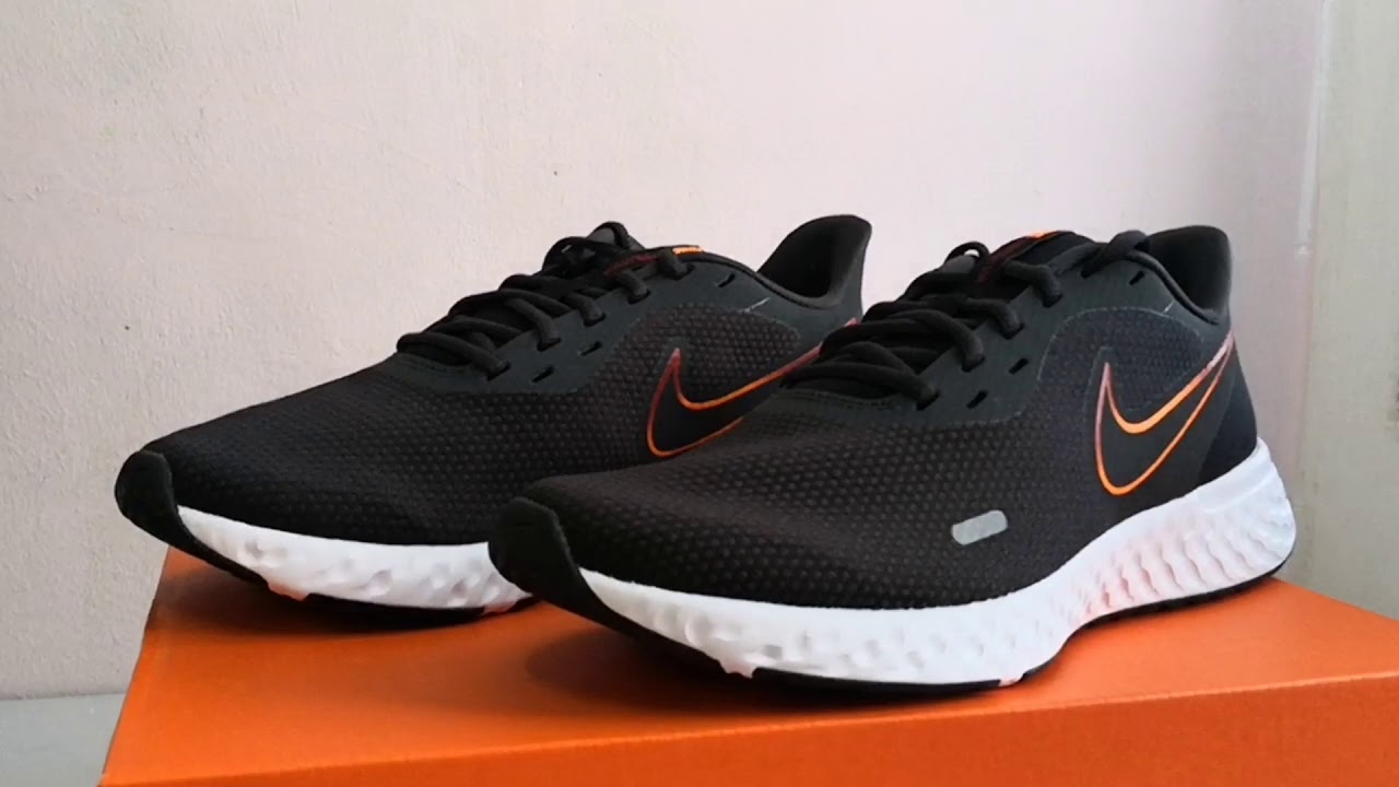 nike revolution orange