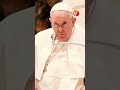 El papa Francisco sale del hospital después de tres noches ingresado por una bronquitis