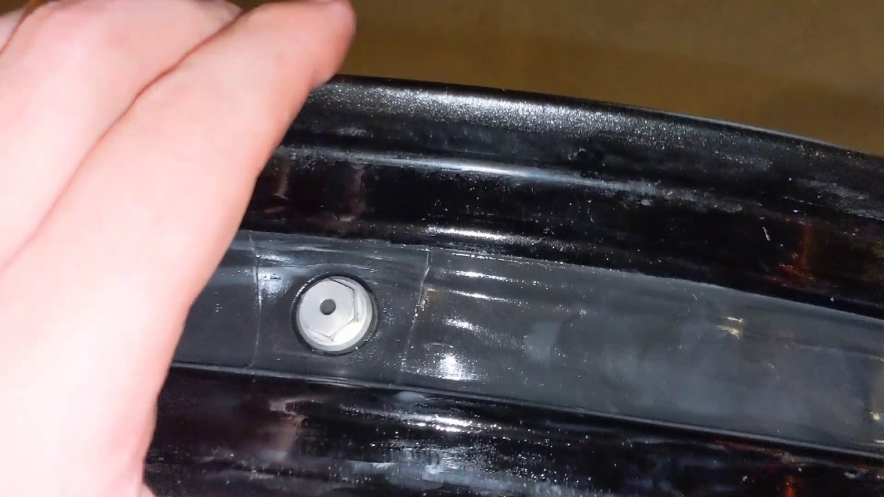 Installing the gasket (seal?) in KTM Adventure tubeless wheels YouTube