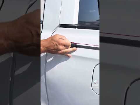 Pinstriping by hand
