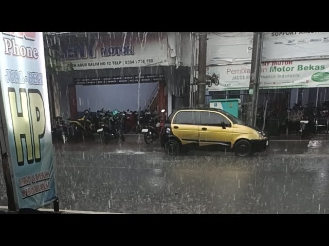 MAIN HUJAN HUJANAN..