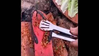 guy cooking flip flop