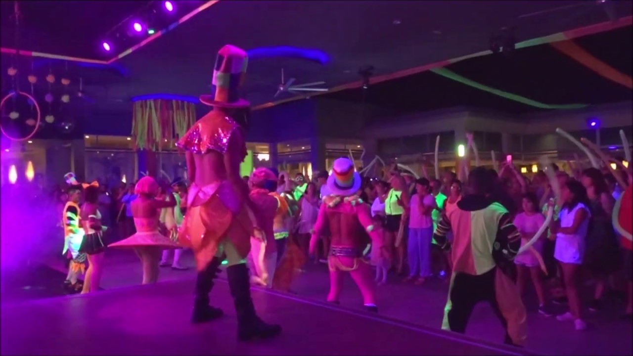Riu resorts caliente Neon Party at Riu Tequila Hotel January 2020 YouTube