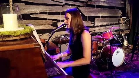 Open Mic Sessions P L x Tangled Strings Laura