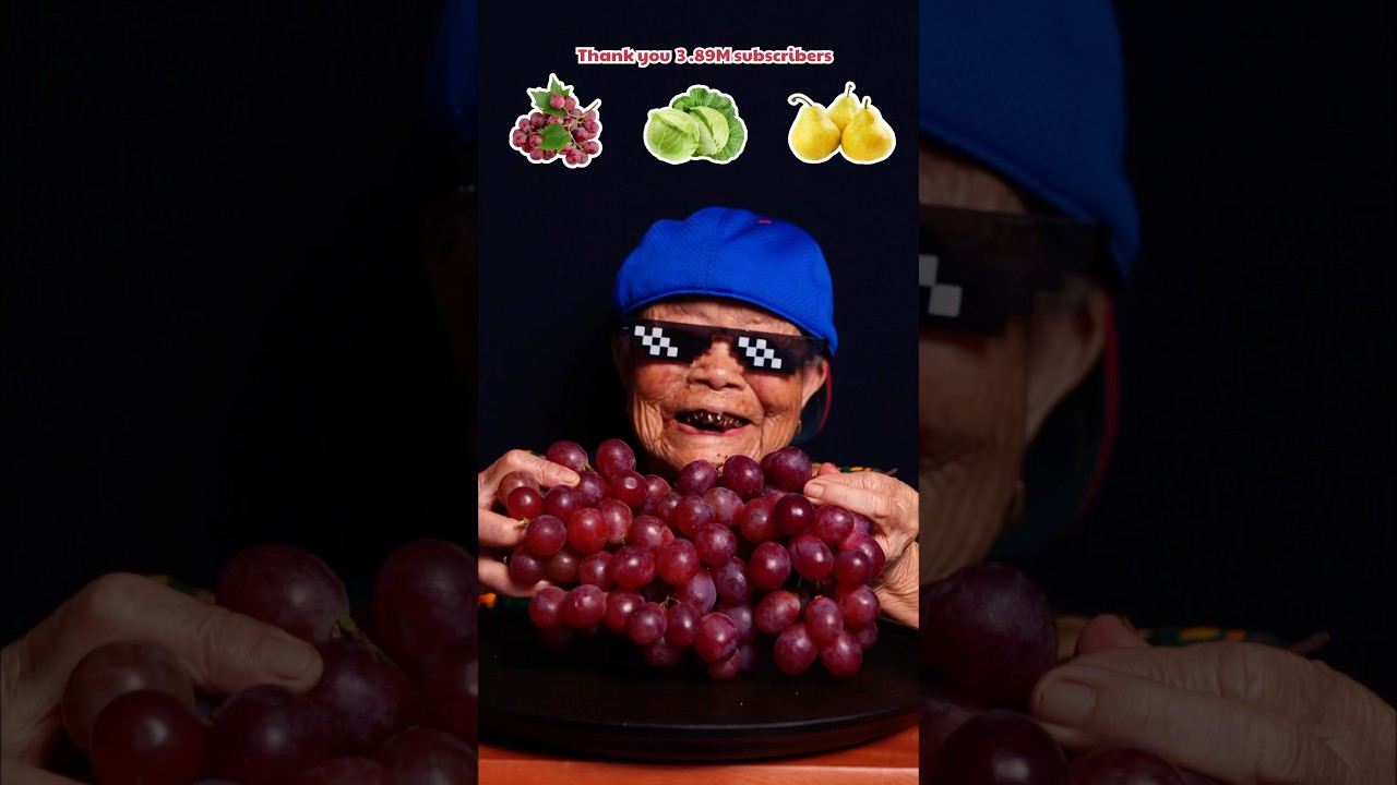 Mukbang ASMR 🍋‍🟩 Eating Purple grapes 🔥🔥🔥