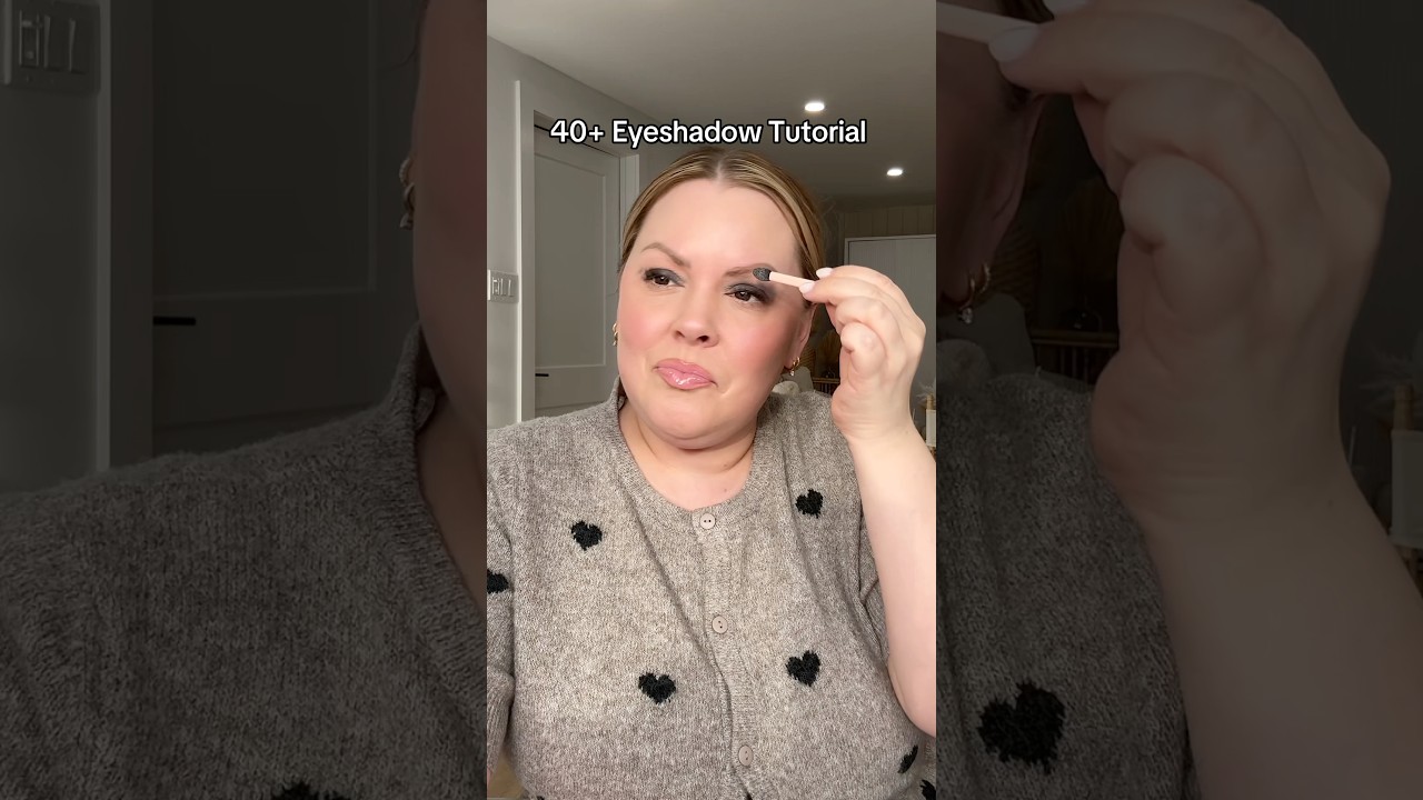 If you are 40+ it’s time to update your eyeshadow routine!