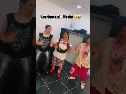 Así todas las tías sacando los pasos en la fiesta @Joss Borráz @Olga Sana