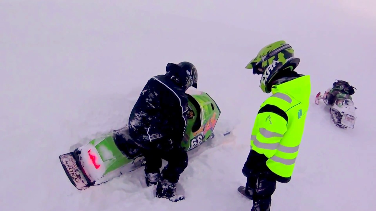 Sleði á hliðina í Vaðlaheiði, útskýringar og losun