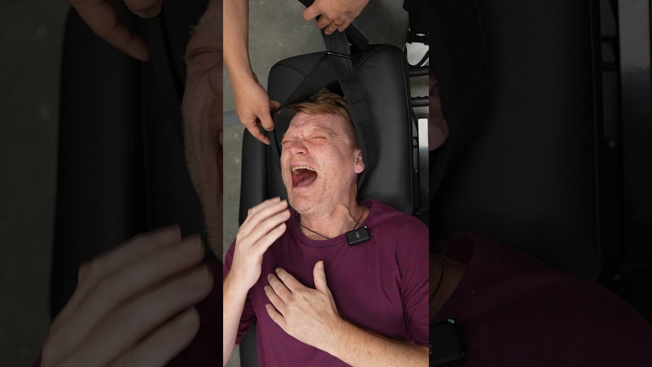 This reaction SCARED ME😱   #chiropractic #asmr #shorts #trending