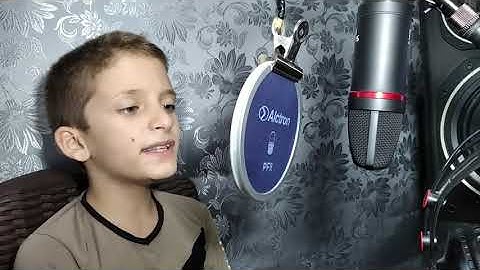 بضع آيات من سورة النجم بصوت الطفل القارئ حمزة الجمل