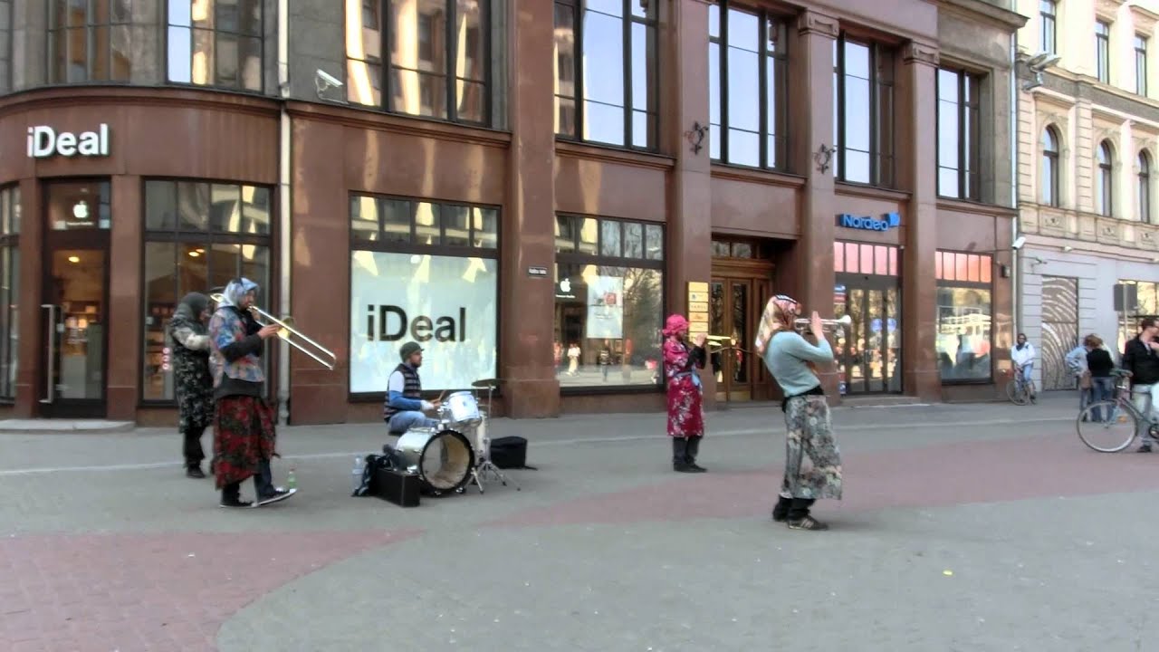ストリートミュージシャンの突然の即興演奏.MOV YouTube