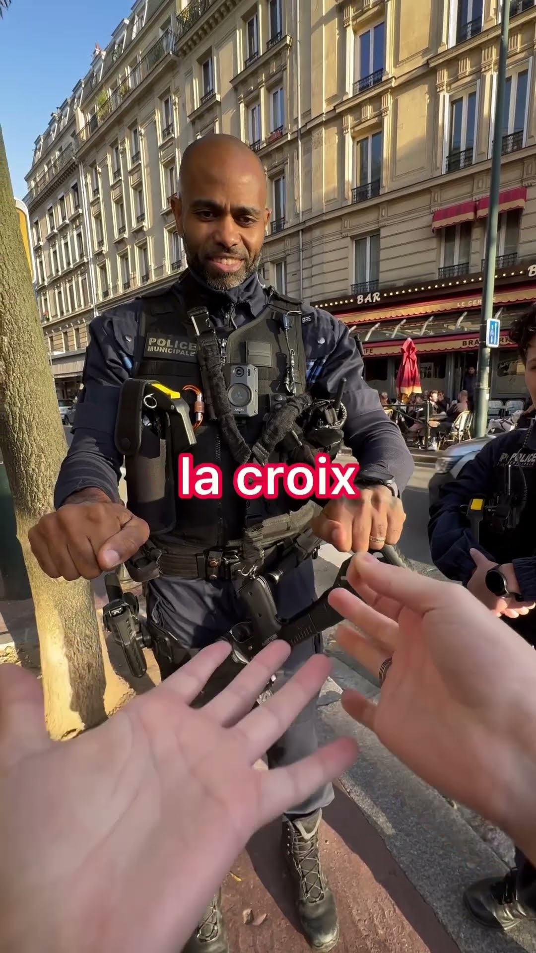 Tour de magie à un policier !!!?Partie 2